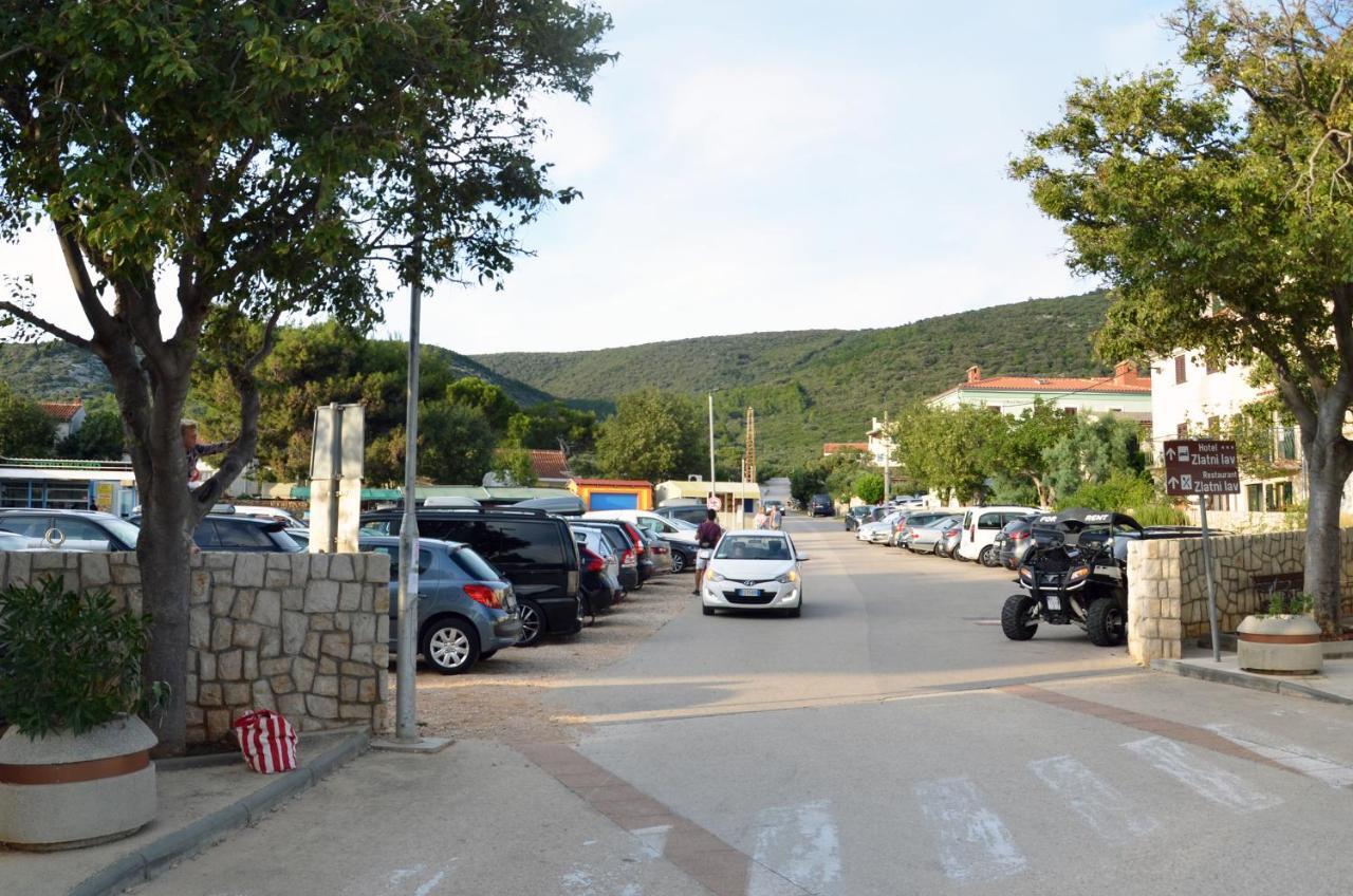 Apartments Martamare Martinšćica Eksteriør billede